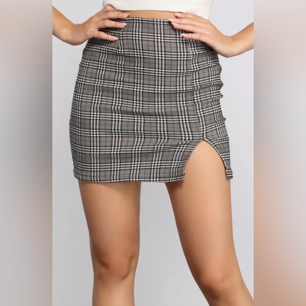 Windsor | Pretty in Plaid Woven Mini Skirt | Size L
